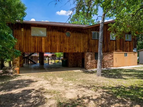 805 Woodland Hills Dr, Granite Shoals, TX 78654