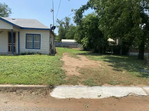 804 E Luce, Llano, TX 78643 photo 5
