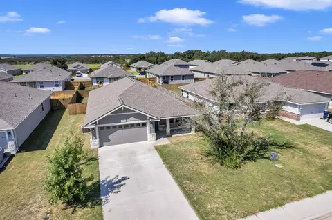 448 Dove Trl, Bertram, TX 78605 photo 2