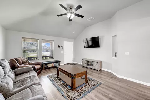 448 Dove Trl, Bertram, TX 78605 photo 6