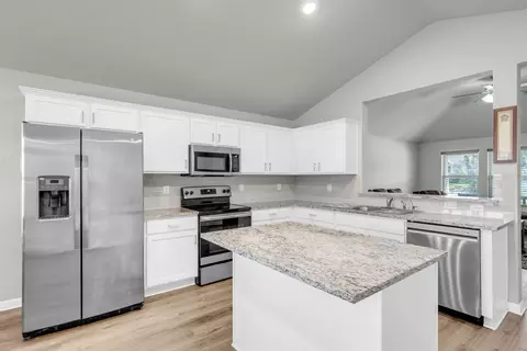 448 Dove Trl, Bertram, TX 78605 photo 10