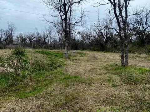 205 Comanche Dr, Burnet, TX 78611 photo 4