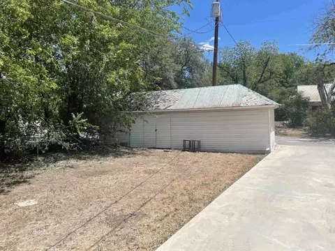 Exterior - 604 W Commerce St, San Saba, TX 76877 photo 2 of 2