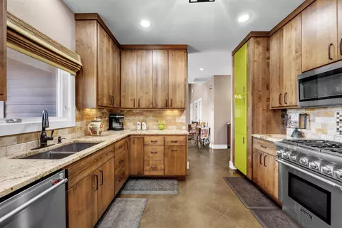 209 W Rio Llano Dr, Llano, TX 78643 photo 6