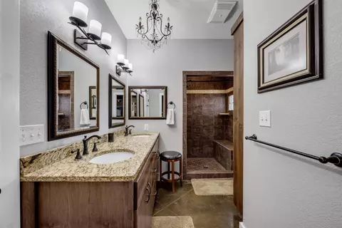209 W Rio Llano Dr, Llano, TX 78643 photo 10