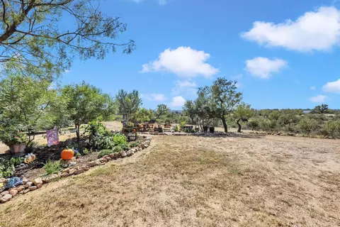209 W Rio Llano Dr, Llano, TX 78643 photo 25