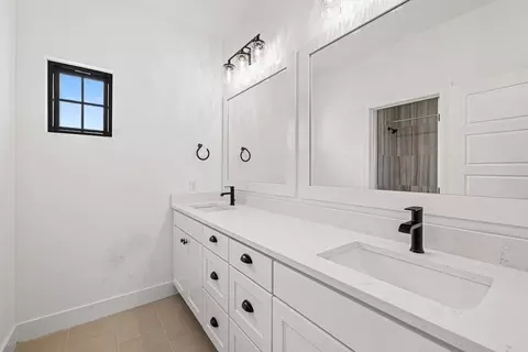 Bath - 150 Whispering Wind Rd, Bertram, TX 78605 photo 4 of 6