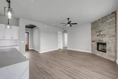 107 N Draper Ln, Bertram, TX 78605 photo 10