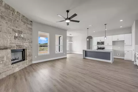 107 N Draper Ln, Bertram, TX 78605 photo 8