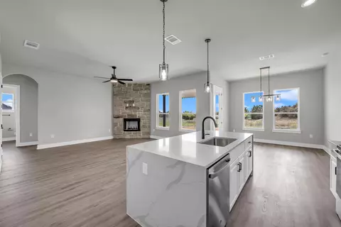 107 N Draper Ln, Bertram, TX 78605 photo 9