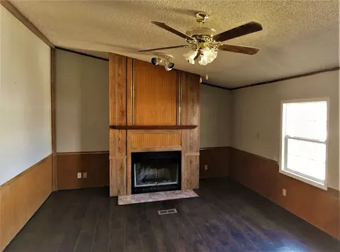 1109 E Wallace St, Llano, TX 78643 photo 3
