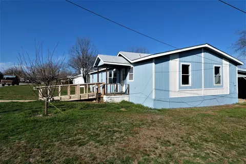 1109 E Wallace St, Llano, TX 78643 photo 2