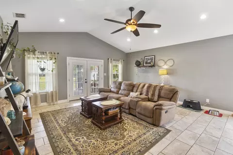 480 Indian Wells Dr, Bertram, TX 78605 photo 4