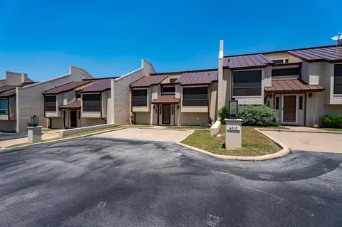 401 Hi There UNIT C, Horseshoe Bay, TX 78657