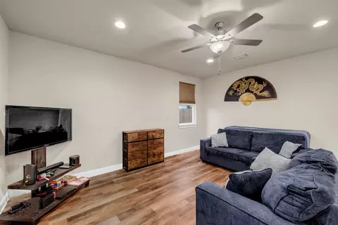 904 Central Blvd, Bertram, TX 78605 photo 6