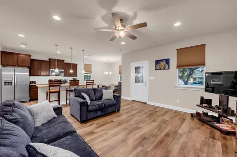904 Central Blvd, Bertram, TX 78605 photo 7
