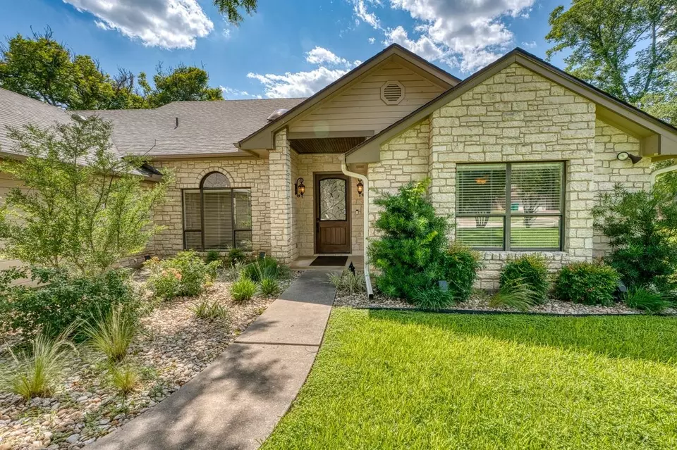 Exterior - 250 Meadowlakes Dr, Meadowlakes, TX 78654 photo 3 of 7