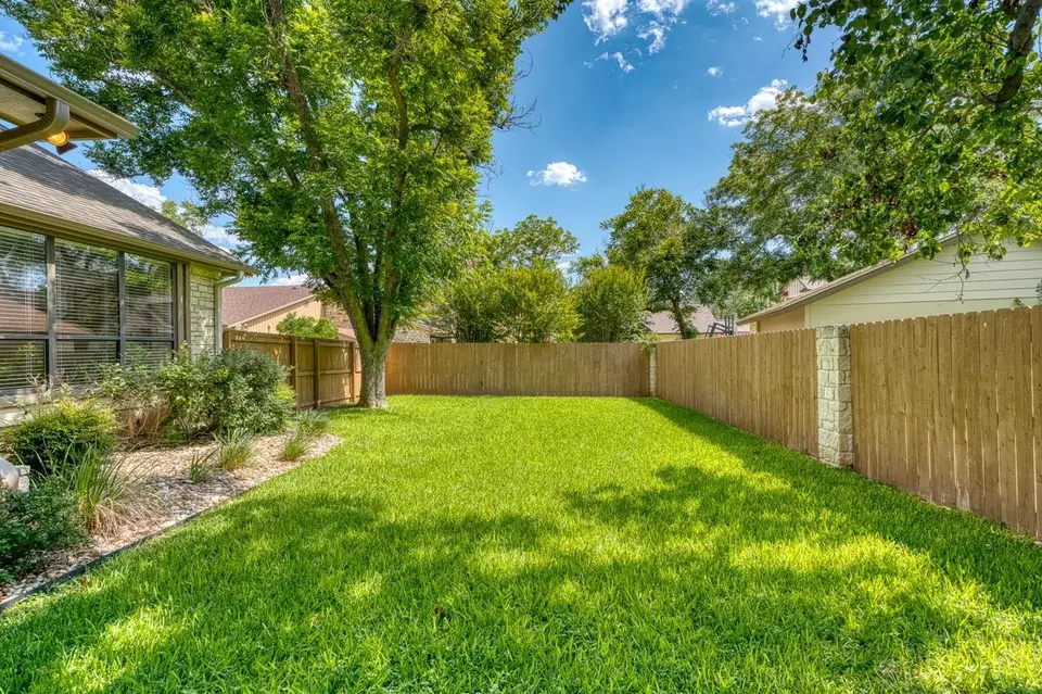 Exterior - 250 Meadowlakes Dr, Meadowlakes, TX 78654 photo 6 of 7