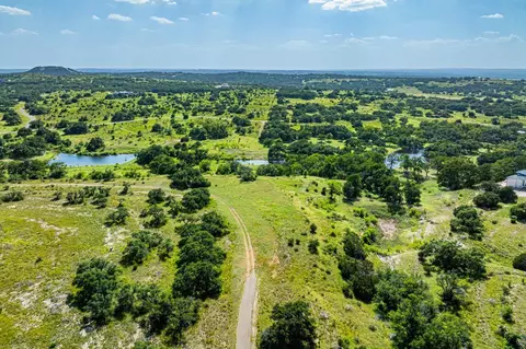 613 Cattle Creek Rd, Johnson City, TX 78636