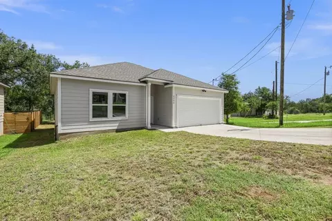2200 Mc Arthur, Kingsland, TX 78639