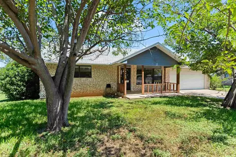 1008 Wright St, Llano, TX 78643 photo 2