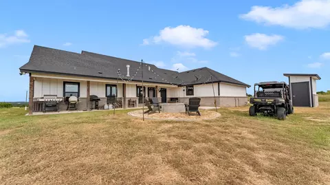 709 Three Creeks Dr, Bertram, TX 78605 photo 4