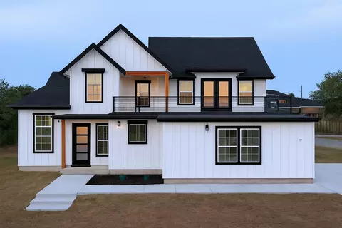 136 W Castlebrair Dr, Granite Shoals, TX 78654