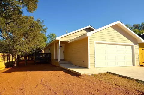 1517 Navajo Trl, Kingsland, TX 78639