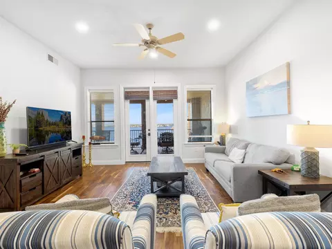 101 W Bank #43, Horseshoe Bay, TX 78657