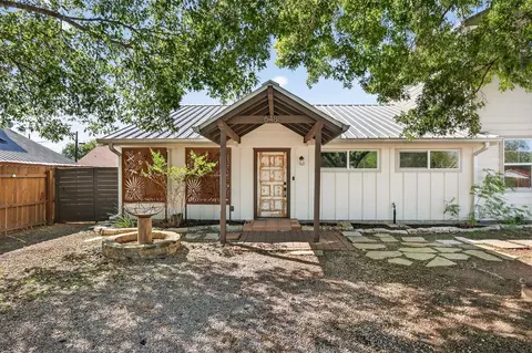 648 Magnolia Ln, Cottonwood Shores, TX 78657