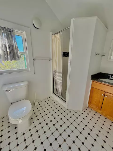 Bath - 801 Hickory St, Llano, TX 78643 photo 2 of 2