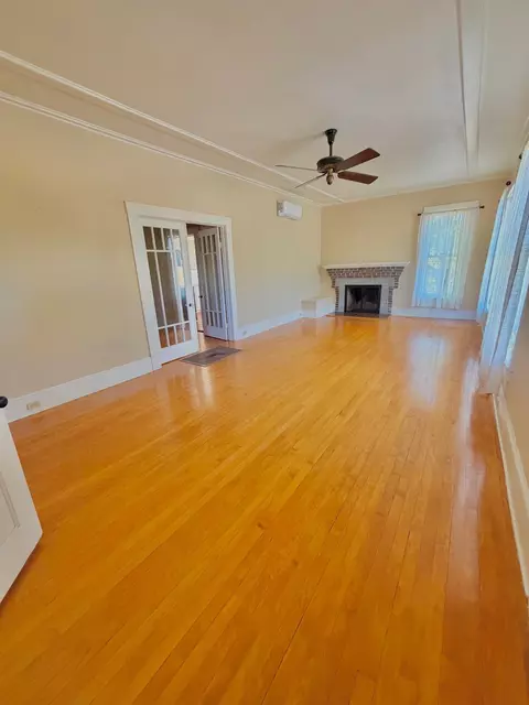 Living - 801 Hickory St, Llano, TX 78643 photo 1 of 3