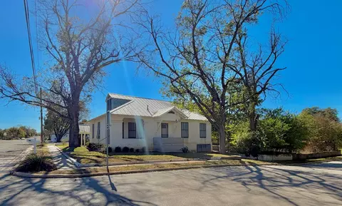 Exterior - 801 Hickory St, Llano, TX 78643 photo 8 of 8