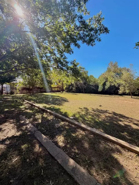 Exterior - 801 Hickory St, Llano, TX 78643 photo 4 of 8
