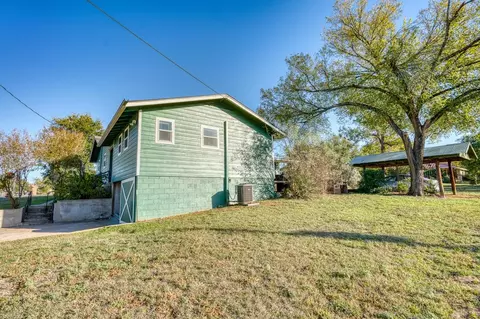 901 Wright St, Llano, TX 78643 photo 4