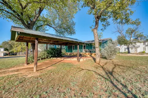 901 Wright St, Llano, TX 78643 photo 9