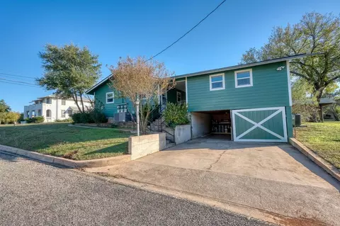 901 Wright St, Llano, TX 78643 photo 3
