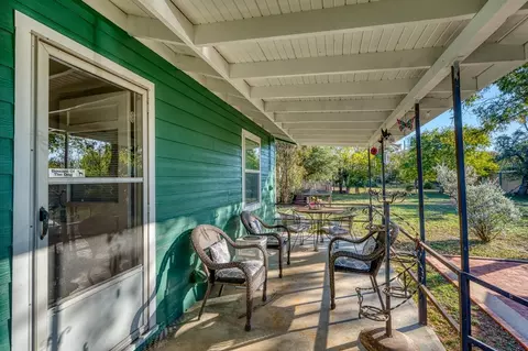901 Wright St, Llano, TX 78643 photo 6
