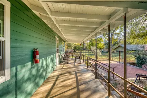 901 Wright St, Llano, TX 78643 photo 8
