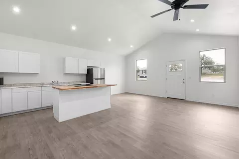 872 Waco, Kingsland, TX 78639