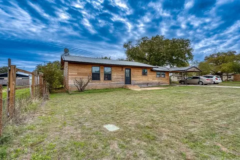 1506 Geronimo Trl, Kingsland, TX 78639
