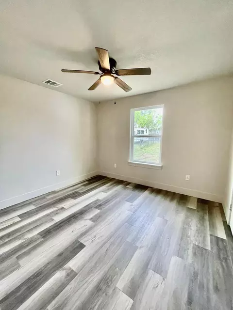 806 E Brown St, Llano, TX 78643 photo 9
