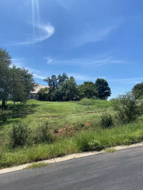 W25065 White Dove/apache Tears, Horseshoe Bay, TX 78657