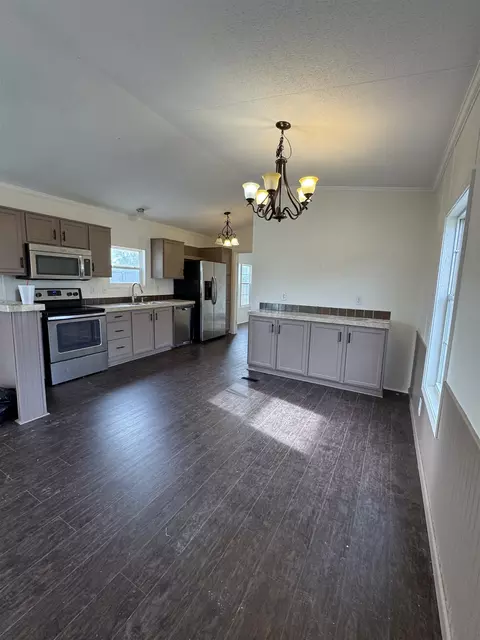 42 Reed Cr Cir, Bertram, TX 78605 photo 4