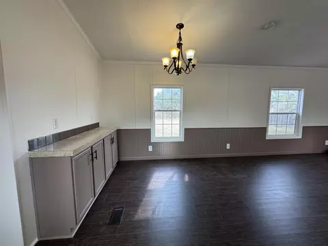42 Reed Cr Cir, Bertram, TX 78605 photo 5