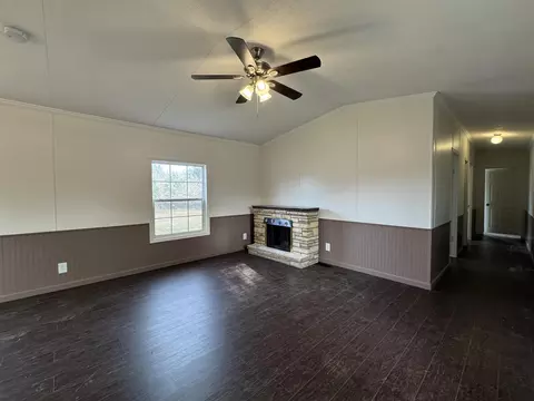 42 Reed Cr Cir, Bertram, TX 78605 photo 2