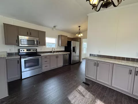 42 Reed Cr Cir, Bertram, TX 78605 photo 3
