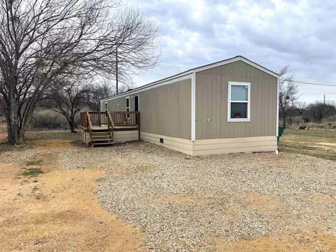 810 Collins, Llano, TX 78643 photo 1