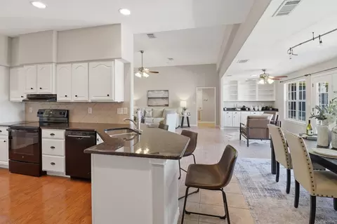 Kitchen - 200 Apache Trl Trl, Burnet, TX 78611 photo 2 of 3