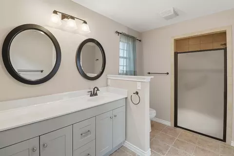 Bath - 200 Apache Trl Trl, Burnet, TX 78611 photo 3 of 5